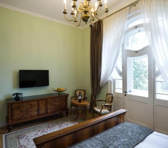 Triple Suite