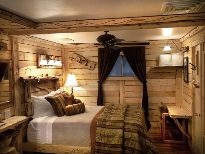 The Cedaredge Lodge