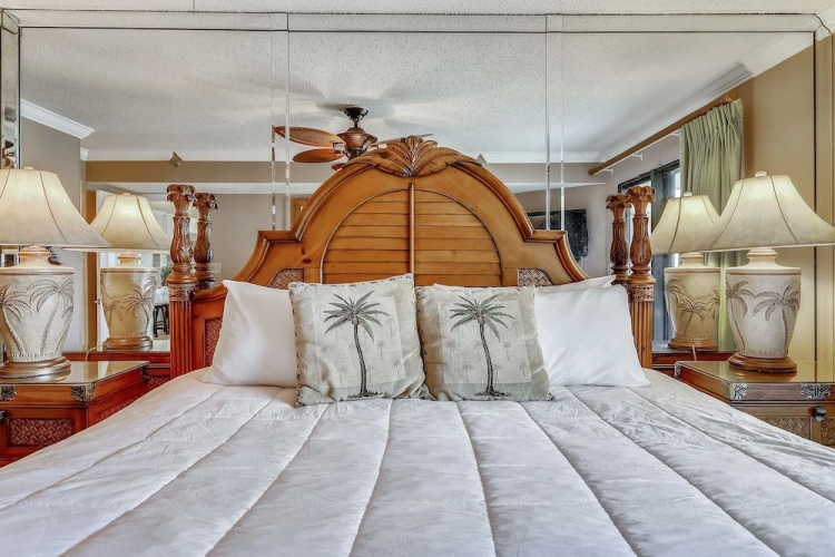 Inlet Reef 310 2 Bedroom Condo by RedAwning