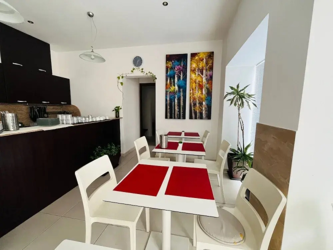8Villa B&B