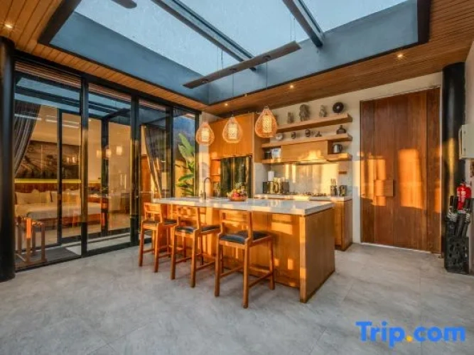 4 Bedrooms Villa