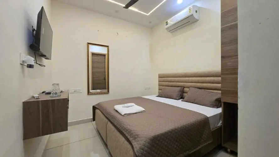 G8 Hotel