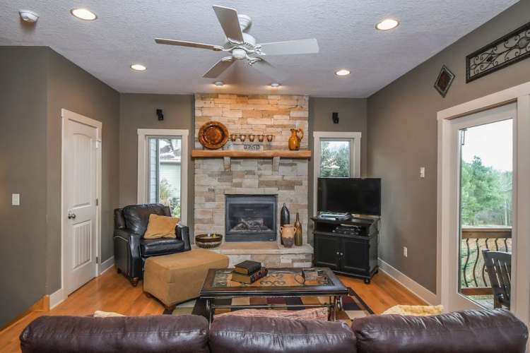 Breathe Easy 5 Bedroom Townhome