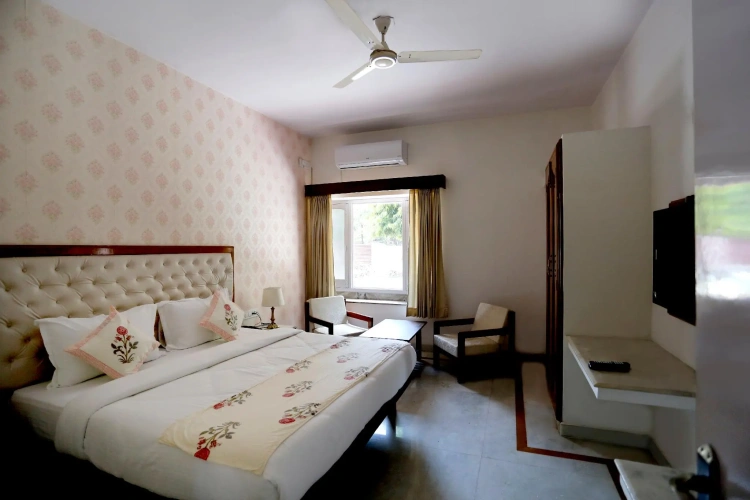 Standard room with garden view