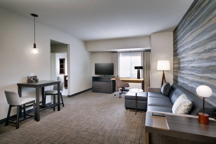 1 Bedroom Suite