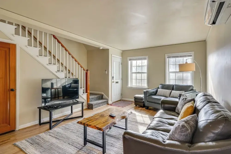 2 Bedrooms Apartment