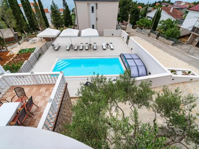 1 Bedroom Apartment with balcony and with sea view