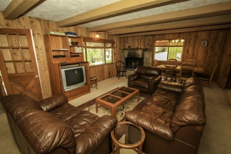 A Big Olympic Getaway 4 Bedroom Apts by RedAwning