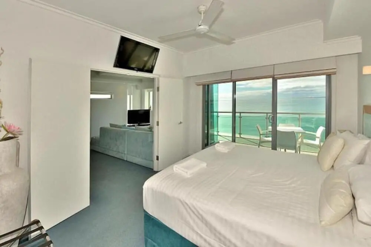 Sea Side 411