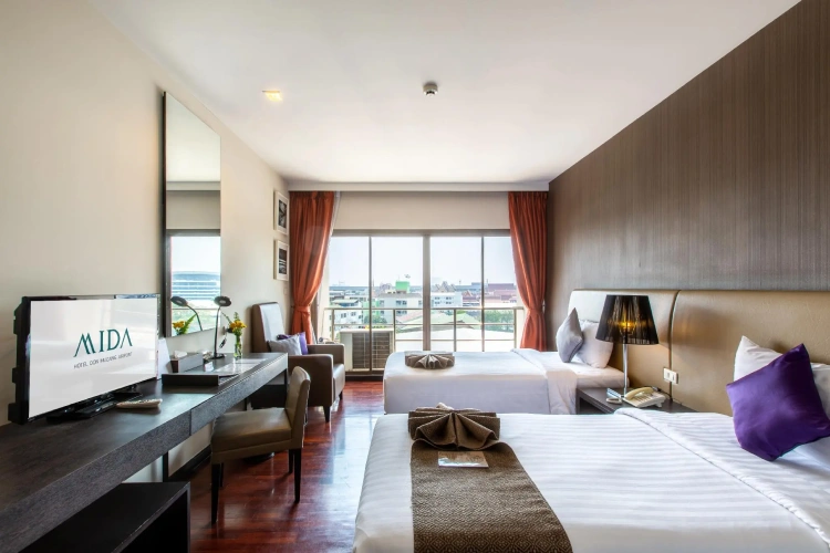 Deluxe Double room with city view