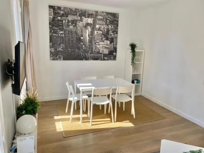 2 Bdr Eixample Apartment