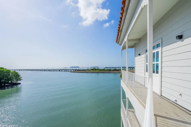 w Homely 2BR With Balcony in Panama