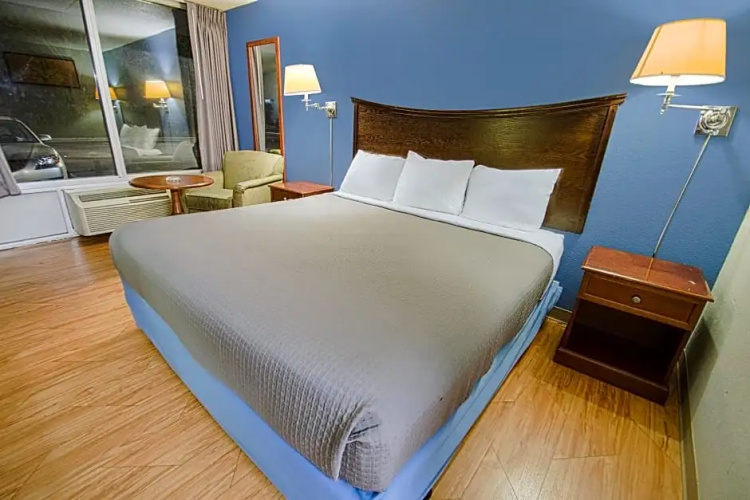 121 Motel