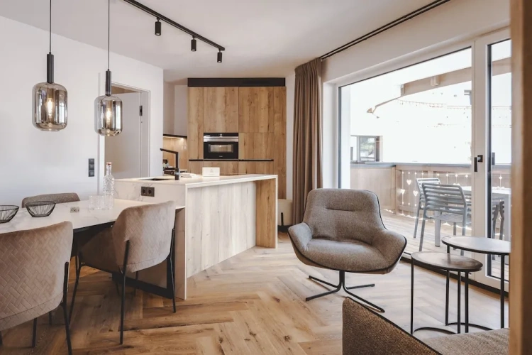 2 Bedrooms Superior Suite with balcony
