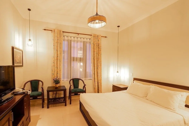 Standard Double room with city view