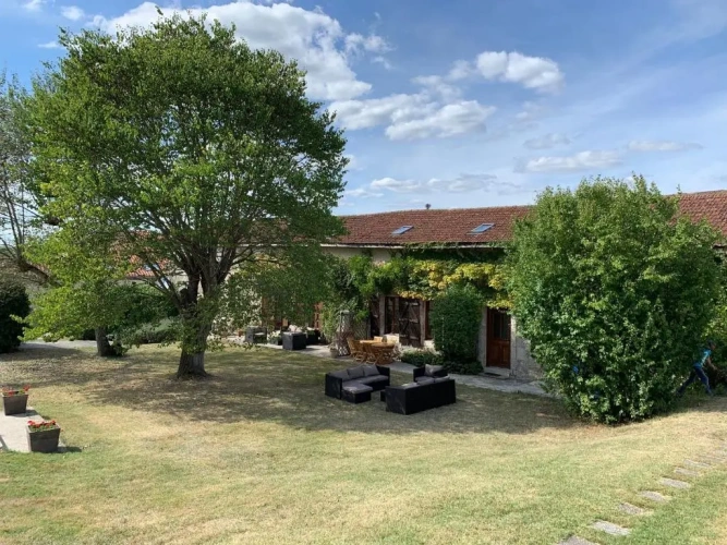 3 Bedrooms Cottage