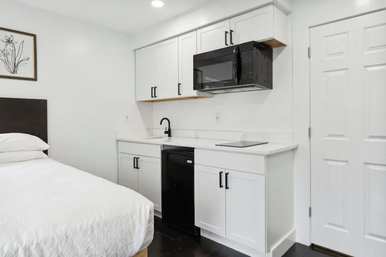 West Philadelphia Modern Hotel & Suites