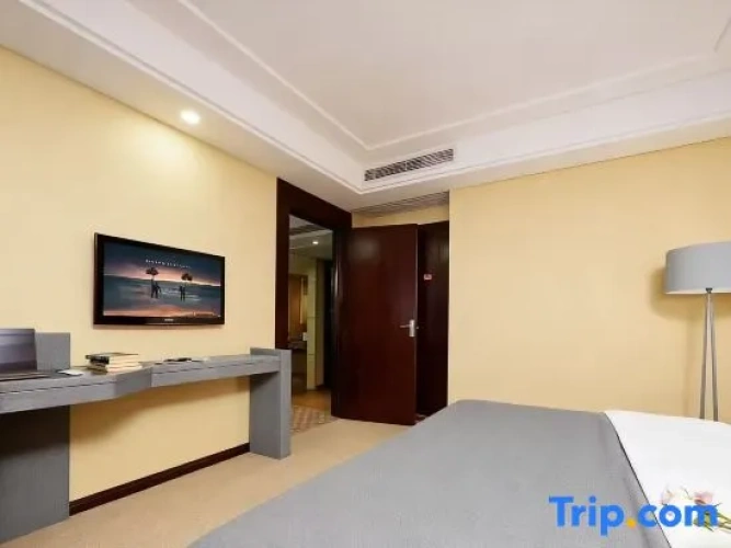 1 Bedroom Deluxe Suite