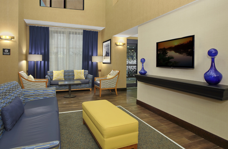 Hampton Inn & Suites Madisonville