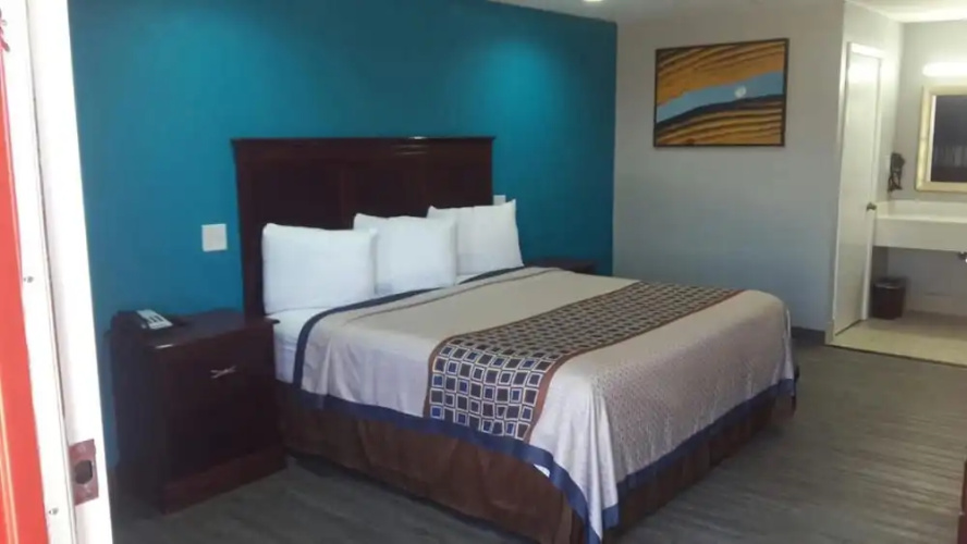 Paris Inn