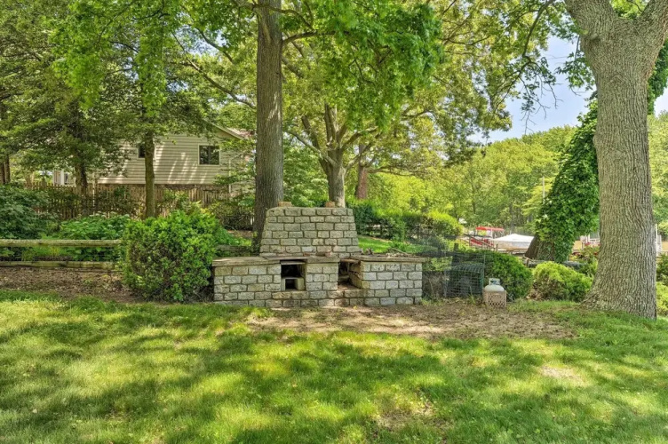 Waterfront Annapolis Home: Fire Pit & Fishing Pier