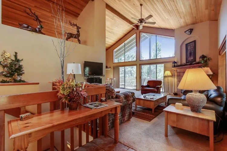 4 Bedrooms Cottage