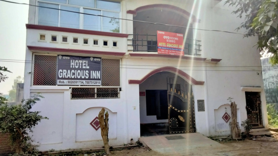 Spot On 93693 Hotel Gracious Inn