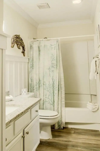7 D, One Bedroom Condo