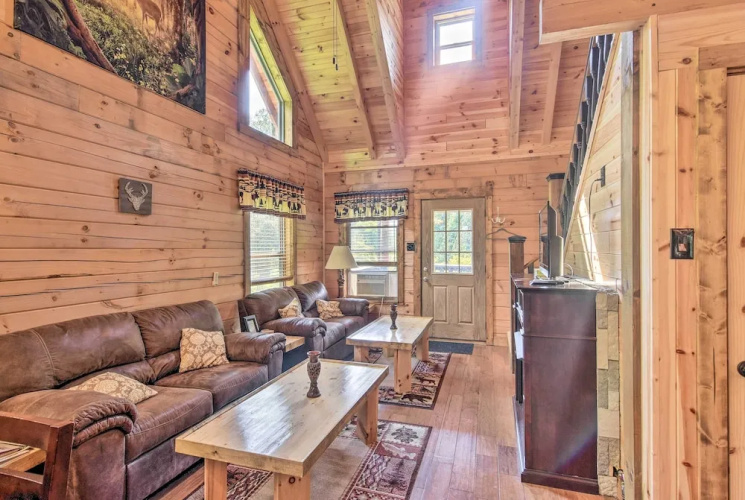 Maggie Valley Family Cabin w/ Porch & Fire Pit!