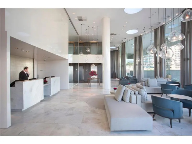 Venit + Mio Barra Hotel
