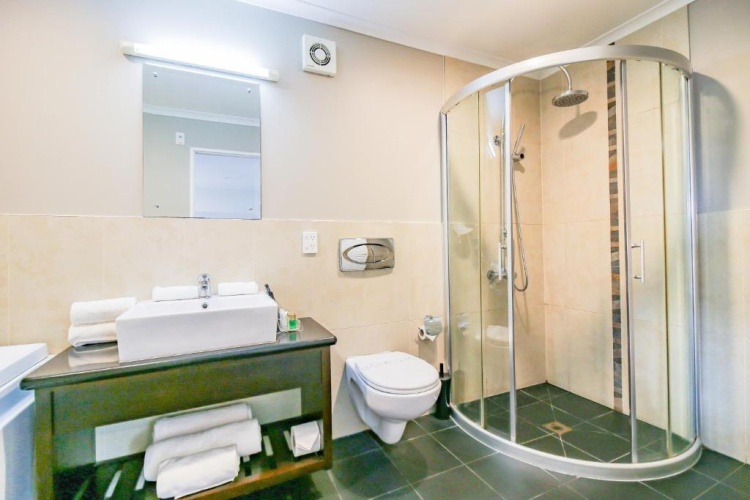 1 Bedroom Deluxe Suite