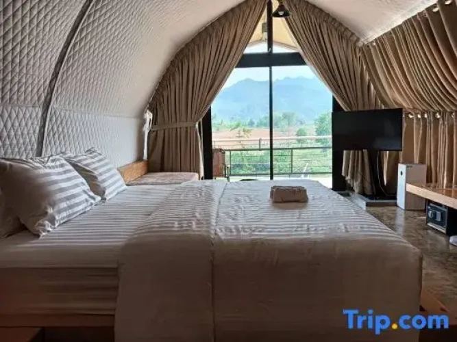 Standard room with river view