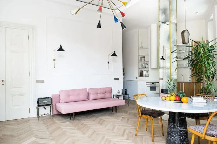 Temple Street Fabulous Apartment