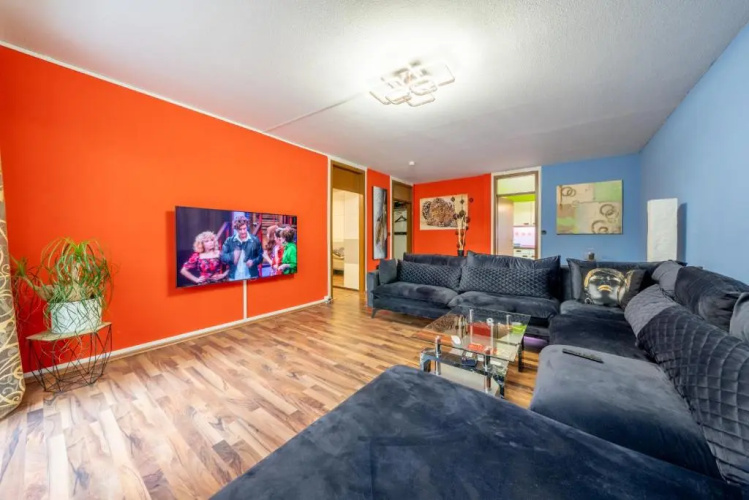 ID 4306 | Private Apartment