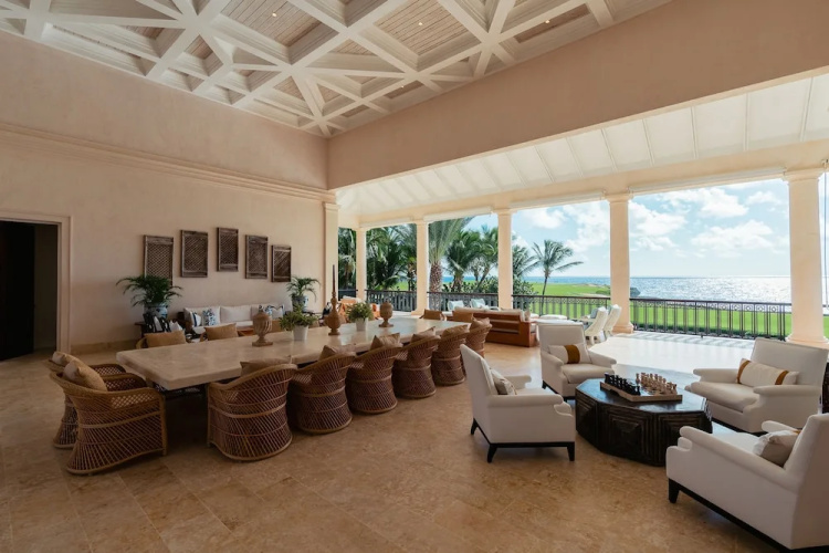 Oceanfront Luxury Villa With Amazing Staff