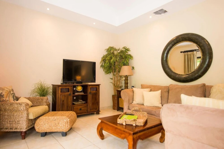 Casa del Sol-4 Secured and Quiet Complex - Minute Walk to the Beach