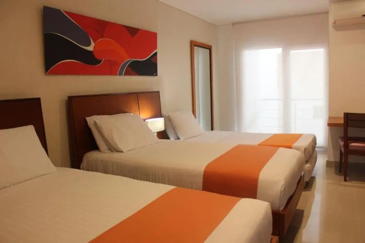 Standard Triple room