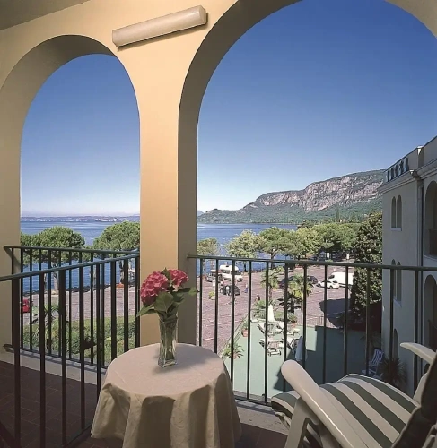 Standard Double room with balcony and with lake view