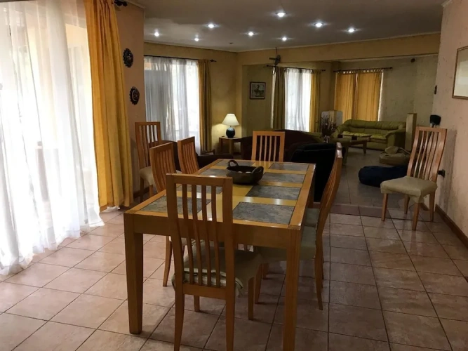 4 Bedrooms Family Cottage with garden view