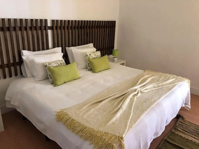 Avis Guest House