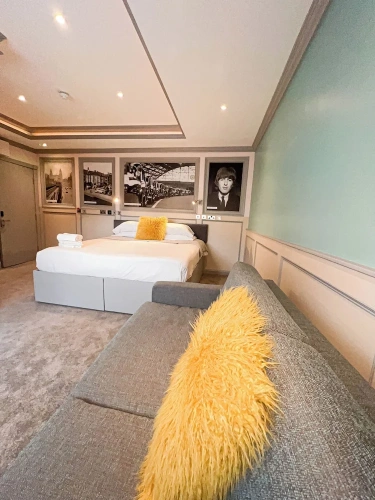 Deluxe Quadruple room