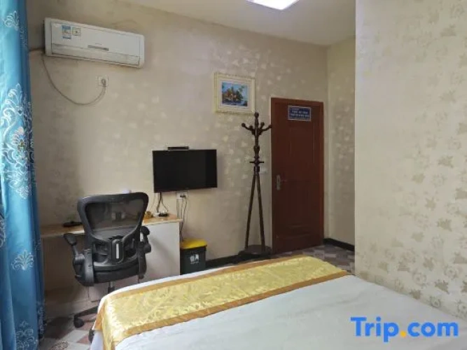 Standard Double room with street view