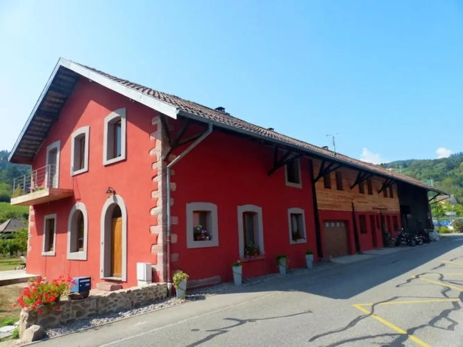 4 Bedrooms Cottage