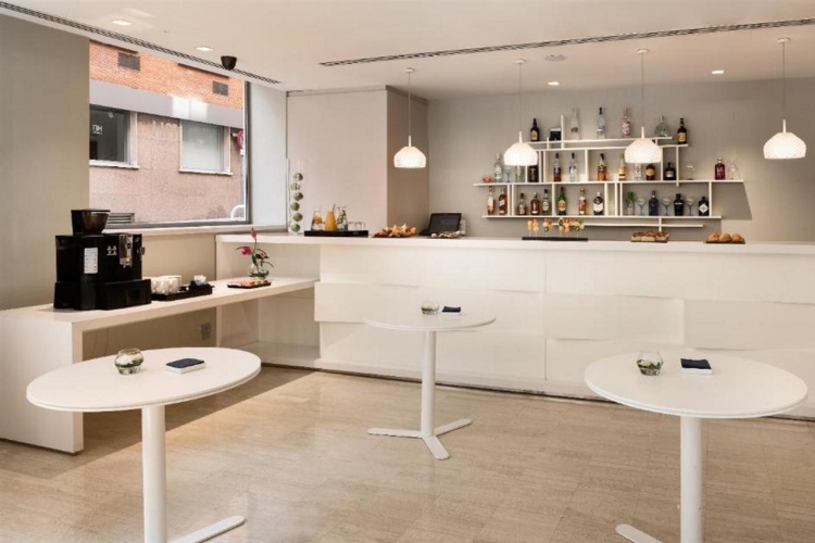 NH Madrid Zurbano photo 25