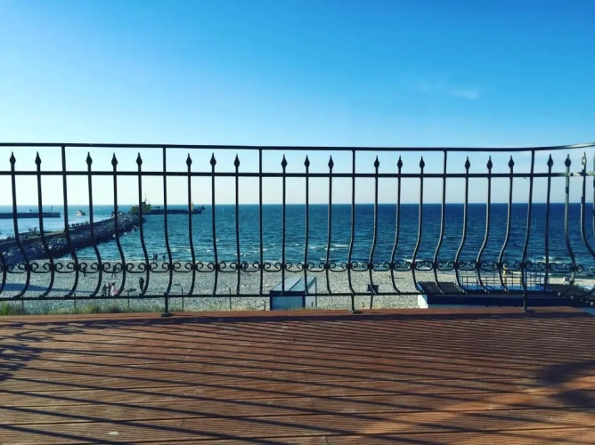 1 Bedroom Apartment with balcony and with sea view