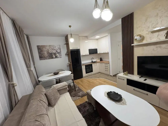 I&I Apartments 36