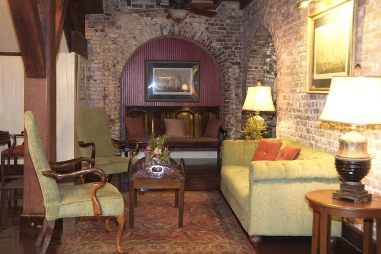 Copper and Lumber Store Hotel
