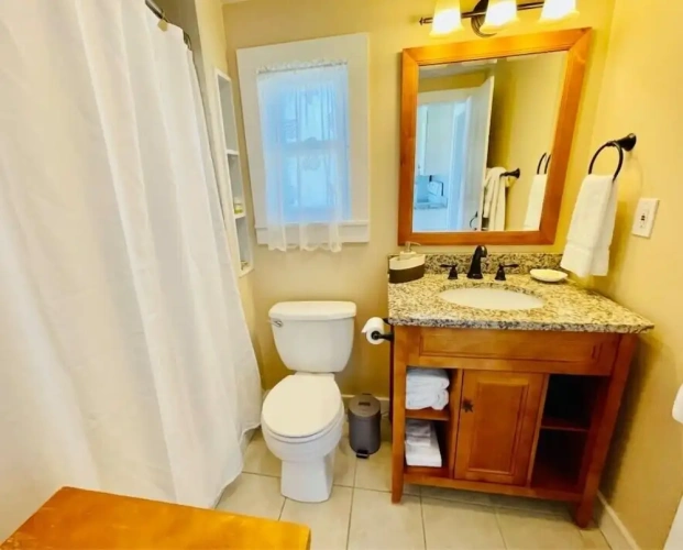 2 Bedrooms Classic Cottage with garden view