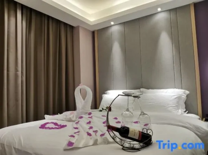 Standard Twin room with view