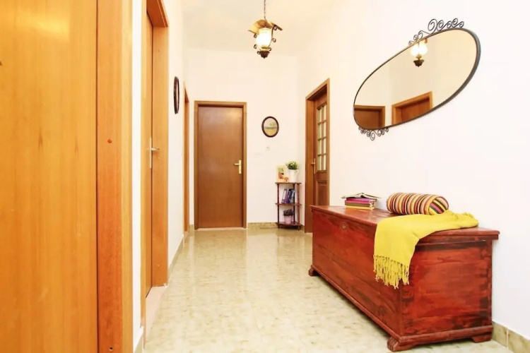 Remarkable 5-bed Villa in Labin